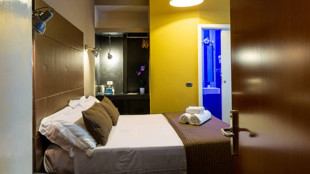 hotel-felice-rome-termini-double-room-15-002