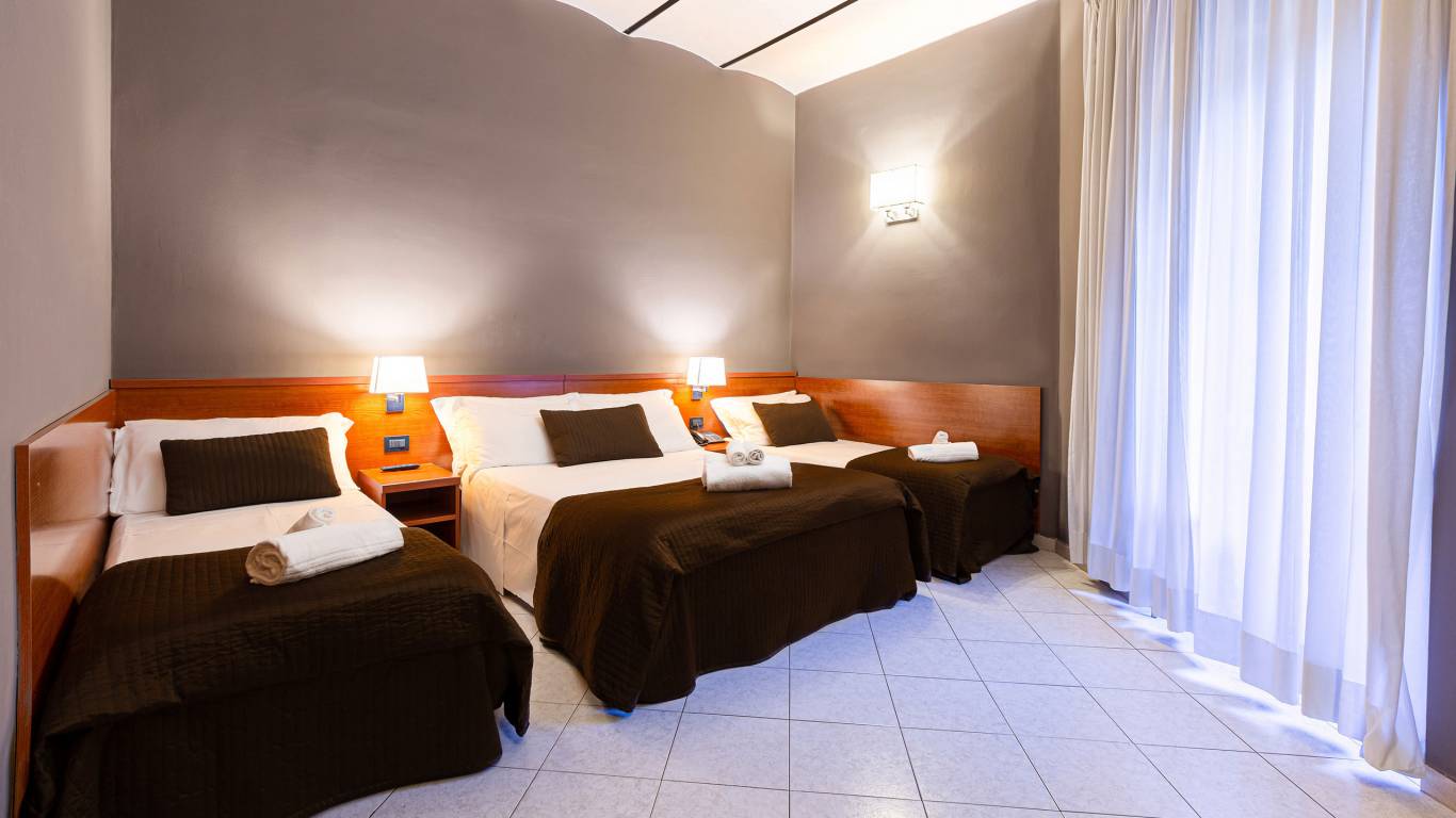 hotel-felice-rome-termini-chambre-quadruple-22-001
